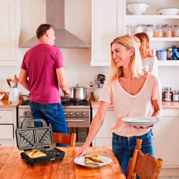Toastie maker 04